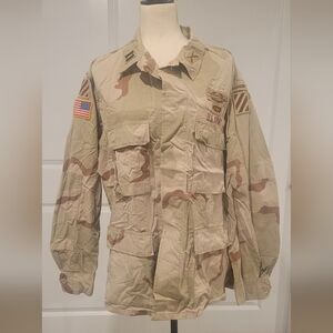 U.S. Army DCU Tri-Color Desert Camo Blouse.  Large - Regular